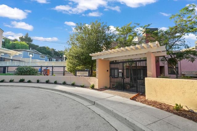 1 Laurel 102, San Carlos, CA 94070