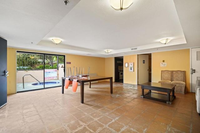 1 Laurel 102, San Carlos, CA 94070