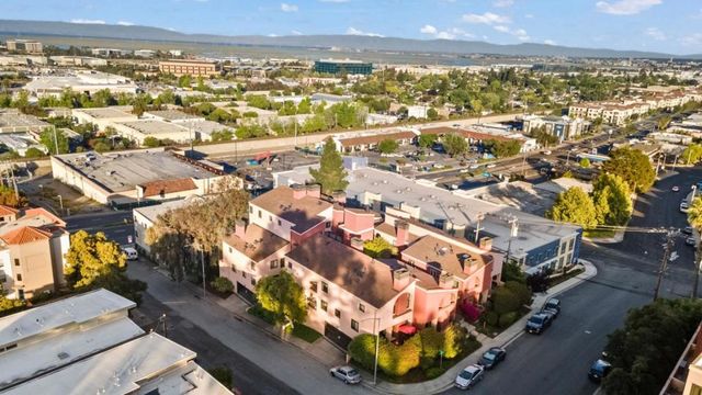 1 Laurel 102, San Carlos, CA 94070