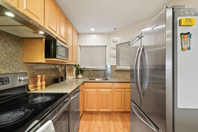 1 Laurel 102, San Carlos, CA 94070