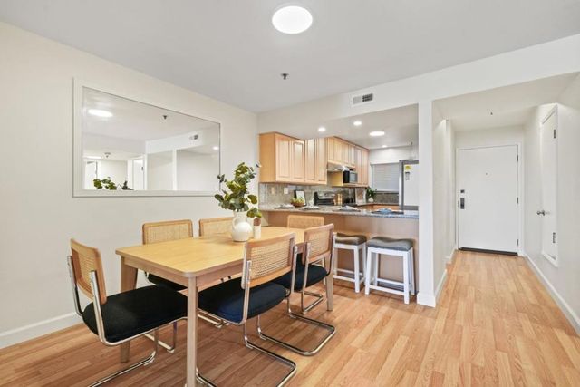 1 Laurel 102, San Carlos, CA 94070