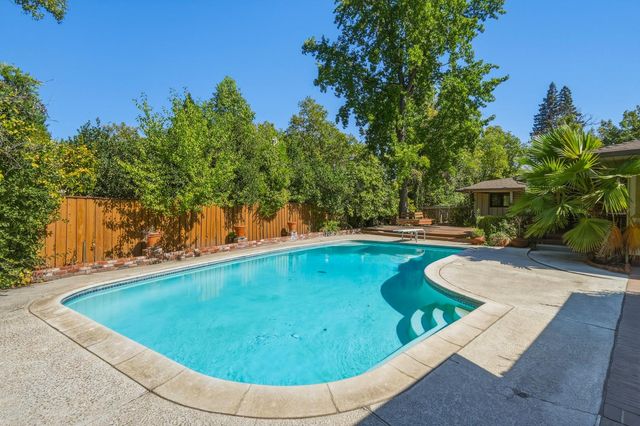 440 Mills Rd, Sacramento, CA 95864
