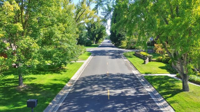 440 Mills Rd, Sacramento, CA 95864
