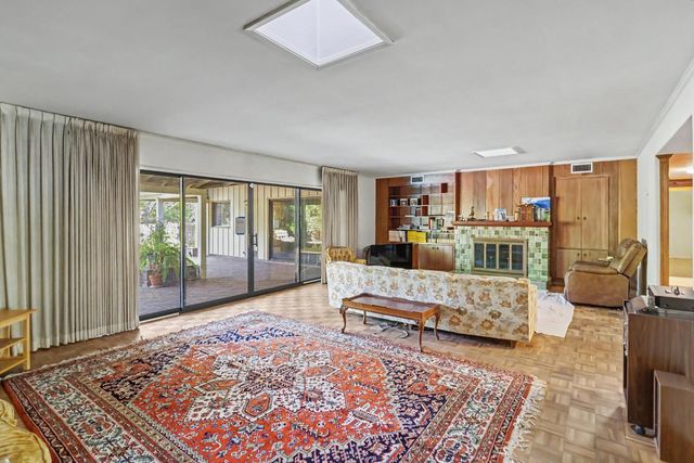 440 Mills Rd, Sacramento, CA 95864