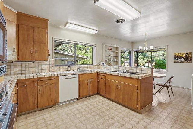 440 Mills Rd, Sacramento, CA 95864