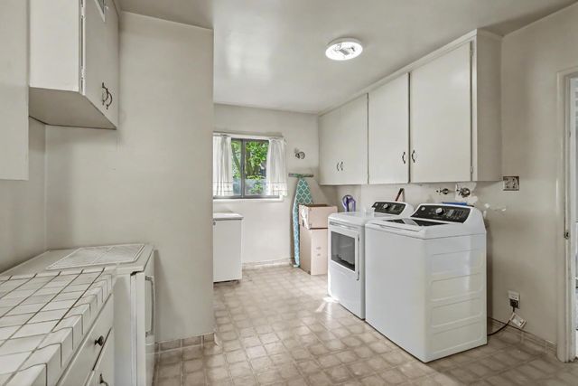 440 Mills Rd, Sacramento, CA 95864