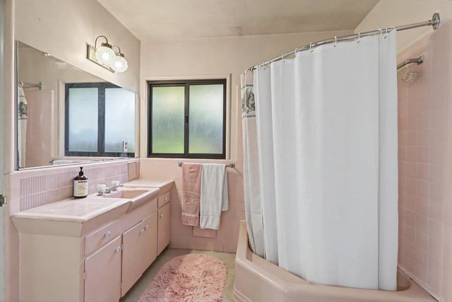 440 Mills Rd, Sacramento, CA 95864