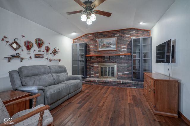 8604 E Edgewood Avenue, Indianapolis, IN 46239