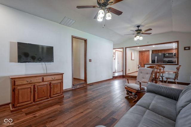 8604 E Edgewood Avenue, Indianapolis, IN 46239