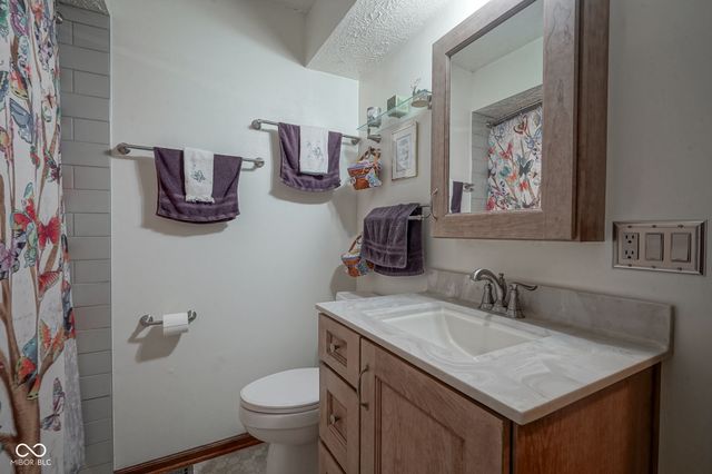 8604 E Edgewood Avenue, Indianapolis, IN 46239