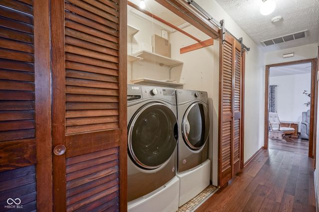 8604 E Edgewood Avenue, Indianapolis, IN 46239