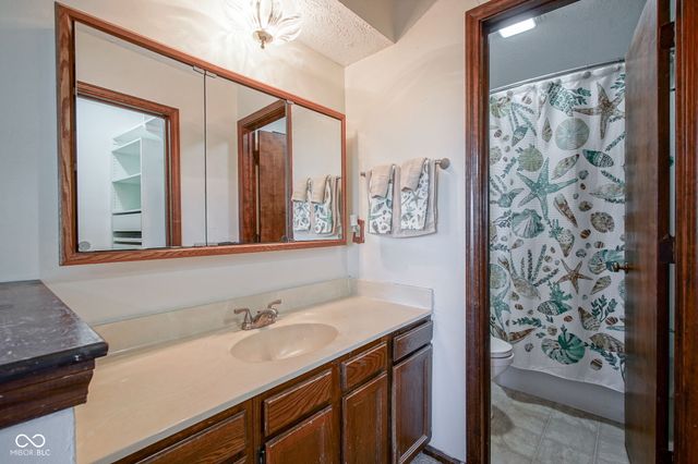 8604 E Edgewood Avenue, Indianapolis, IN 46239