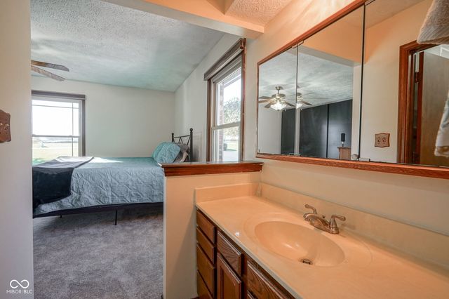 8604 E Edgewood Avenue, Indianapolis, IN 46239