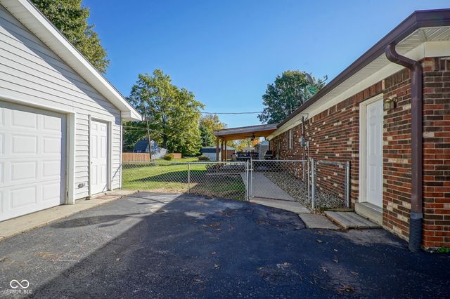 8604 E Edgewood Avenue, Indianapolis, IN 46239