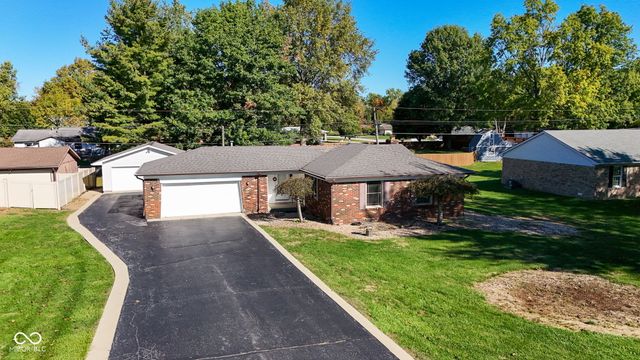 8604 E Edgewood Avenue, Indianapolis, IN 46239