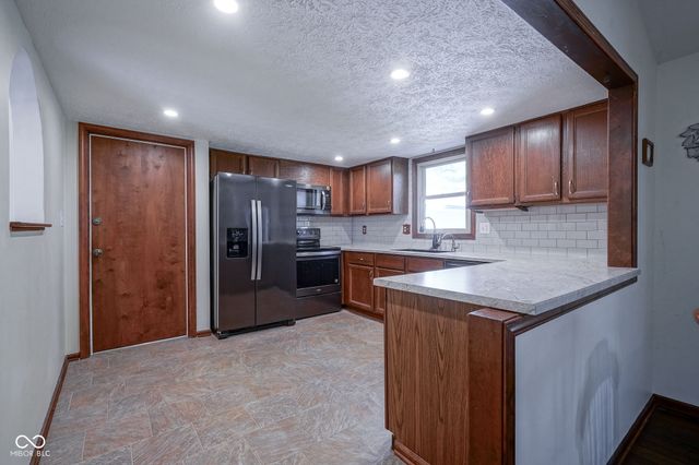 8604 E Edgewood Avenue, Indianapolis, IN 46239