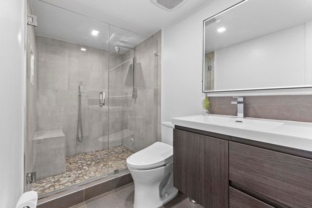 4491 CRYSTAL LAKE Drive 204C, Deerfield Beach, FL 33064