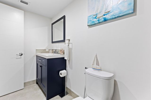 4491 CRYSTAL LAKE Drive 204C, Deerfield Beach, FL 33064