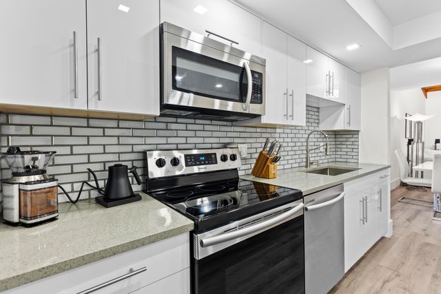 4491 CRYSTAL LAKE Drive 204C, Deerfield Beach, FL 33064