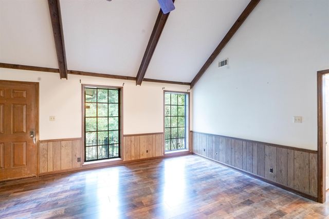 26 Holiday Hills Dr, Helena, AR 72342