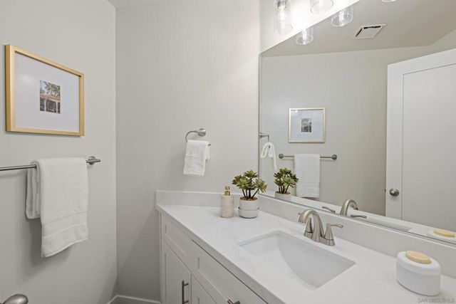 4216 Esperanza Way, Oceanside, CA 92056