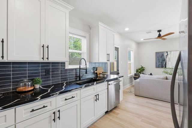 4723 Mallow Street B, Houston, TX 77033