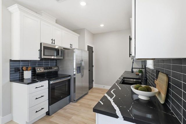 4723 Mallow Street B, Houston, TX 77033