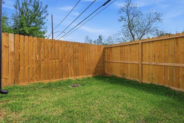 4723 Mallow Street B, Houston, TX 77033