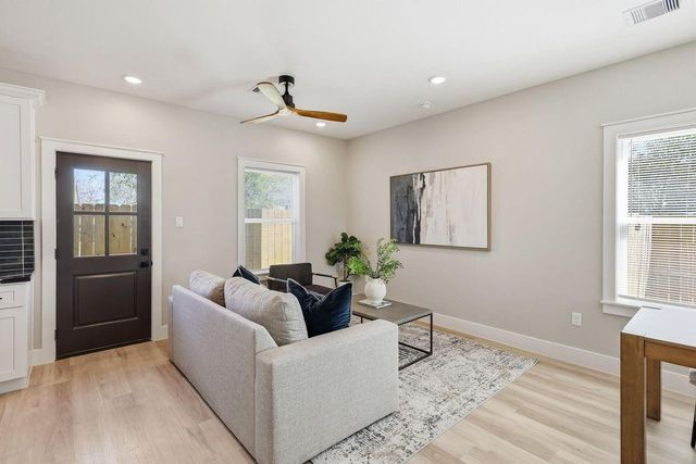 4723 Mallow Street B, Houston, TX 77033