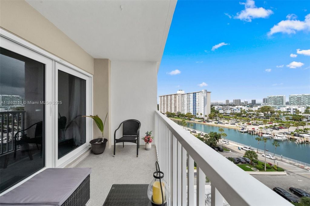 300 Bayview Dr 807, Sunny Isles Beach, FL 33160
