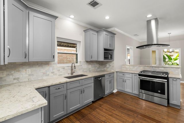 1014 Riverlace Drive, Houston, TX 77079