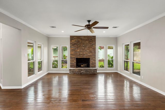 1014 Riverlace Drive, Houston, TX 77079