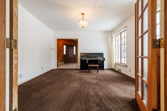 206 N Bonnie Brae Avenue, Elmhurst, IL 60126