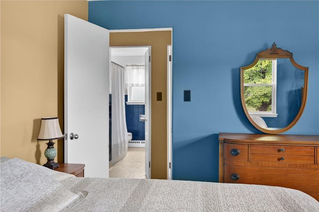 23 Harrison St, Emmaus Boro, PA 18049