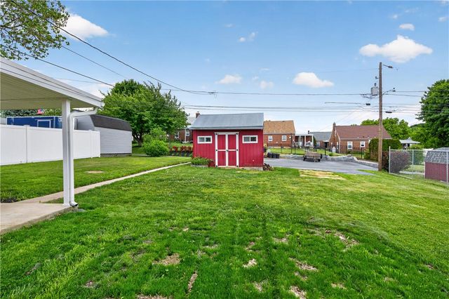 23 Harrison St, Emmaus Boro, PA 18049
