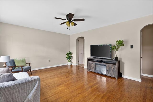 23 Harrison St, Emmaus Boro, PA 18049