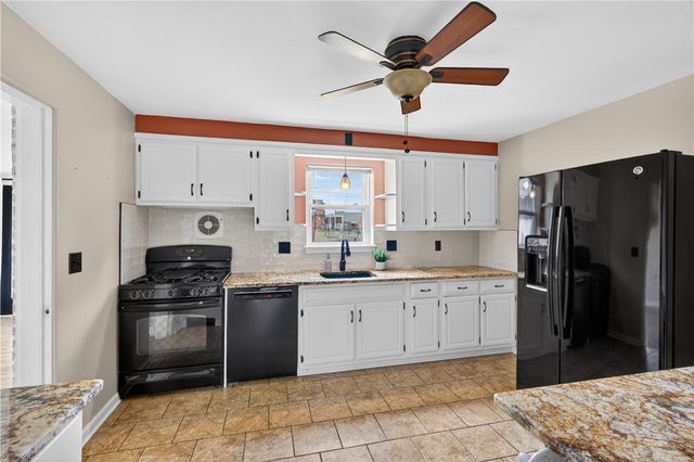 23 Harrison St, Emmaus Boro, PA 18049