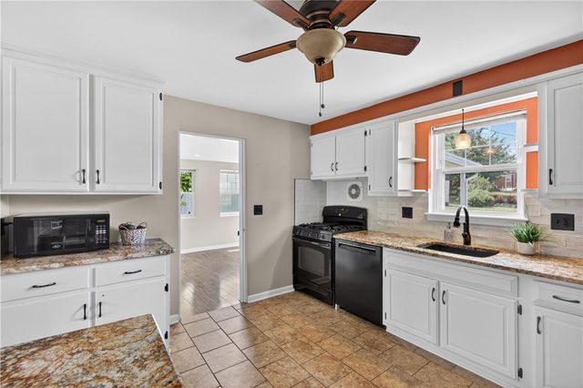 23 Harrison St, Emmaus Boro, PA 18049