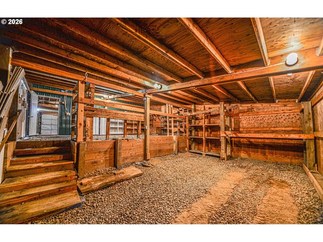 27340 PARKDALE Rd, Rainier, OR 97048