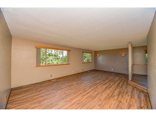 27340 PARKDALE Rd, Rainier, OR 97048