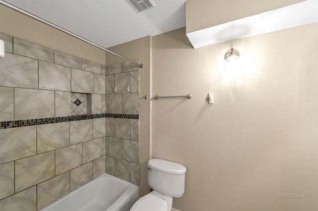 6911 Pine Vista Lane, Houston, TX 77092