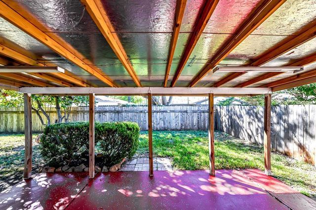 6911 Pine Vista Lane, Houston, TX 77092