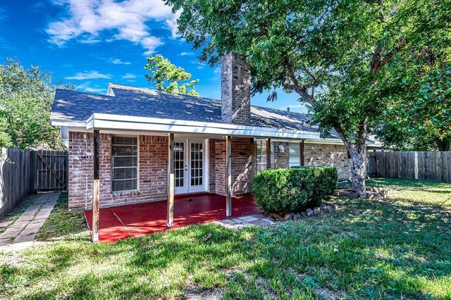 6911 Pine Vista Lane, Houston, TX 77092