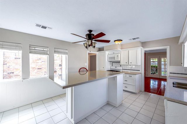 6911 Pine Vista Lane, Houston, TX 77092