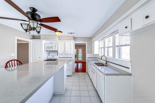 6911 Pine Vista Lane, Houston, TX 77092