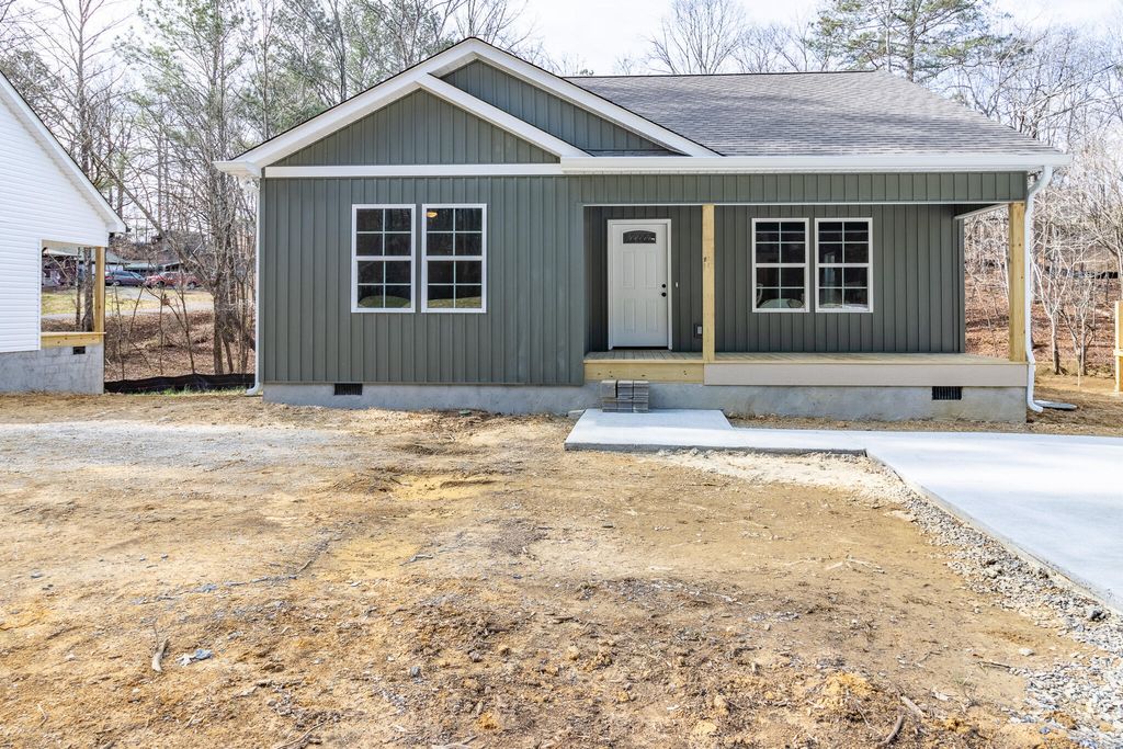 2172 S Riverbend Road, Dalton, GA 30721