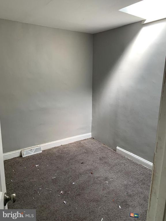 Image 12 of property listing at 3170 RAVENWOOD AVE, Baltimore, MD 21213
