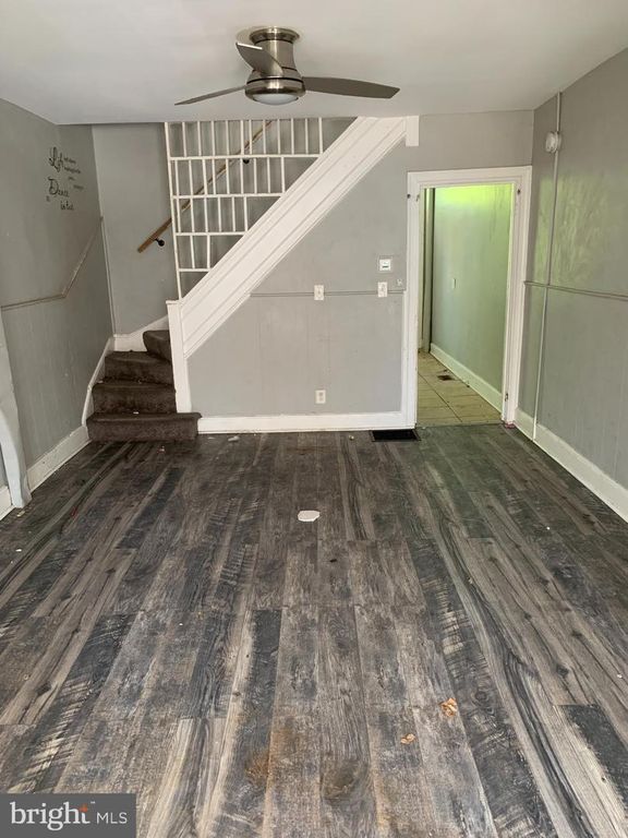 Image 3 of property listing at 3170 RAVENWOOD AVE, Baltimore, MD 21213