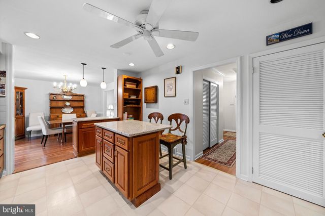 105 CHAPEL HILL DR, Newark, DE 19711