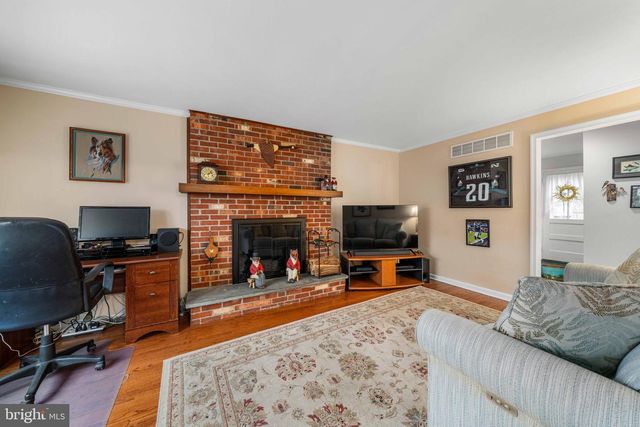 105 CHAPEL HILL DR, Newark, DE 19711